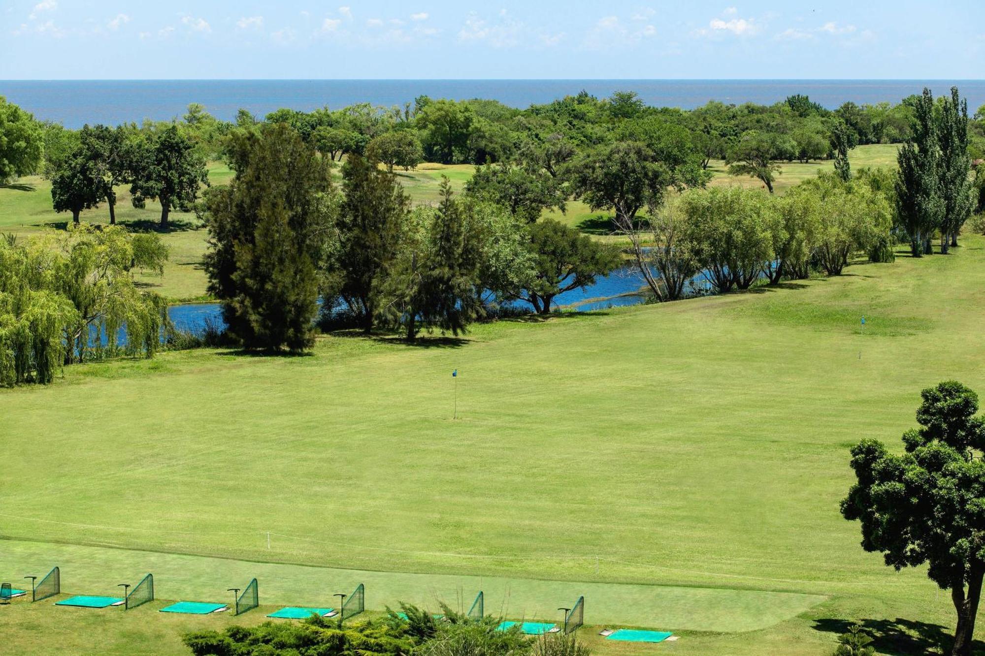 Sheraton Colonia Golf & Spa Resort Colonia del Sacramento Eksteriør billede View of the golf course