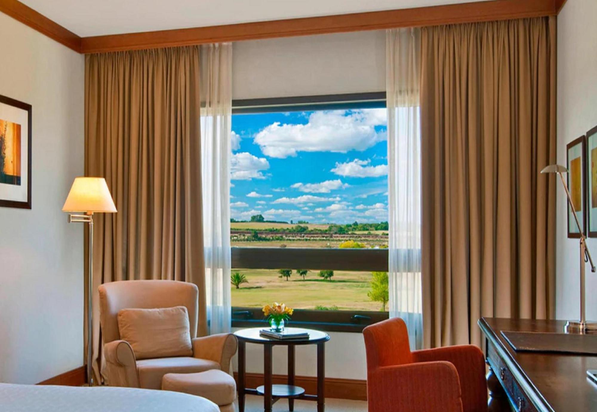 Sheraton Colonia Golf & Spa Resort Colonia del Sacramento Eksteriør billede A room at the hotel