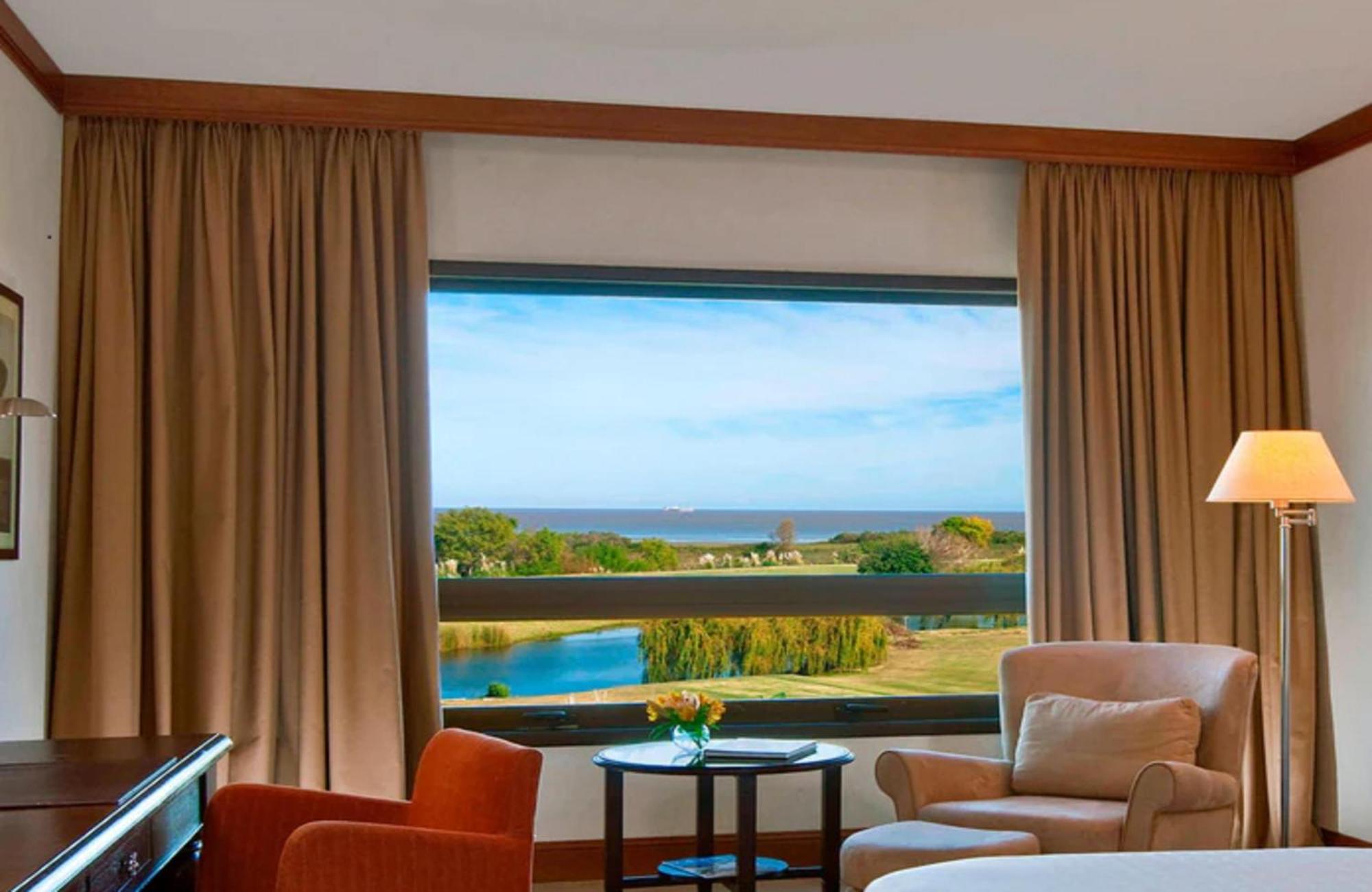 Sheraton Colonia Golf & Spa Resort Colonia del Sacramento Eksteriør billede A room at the Sheraton Vistana Resort