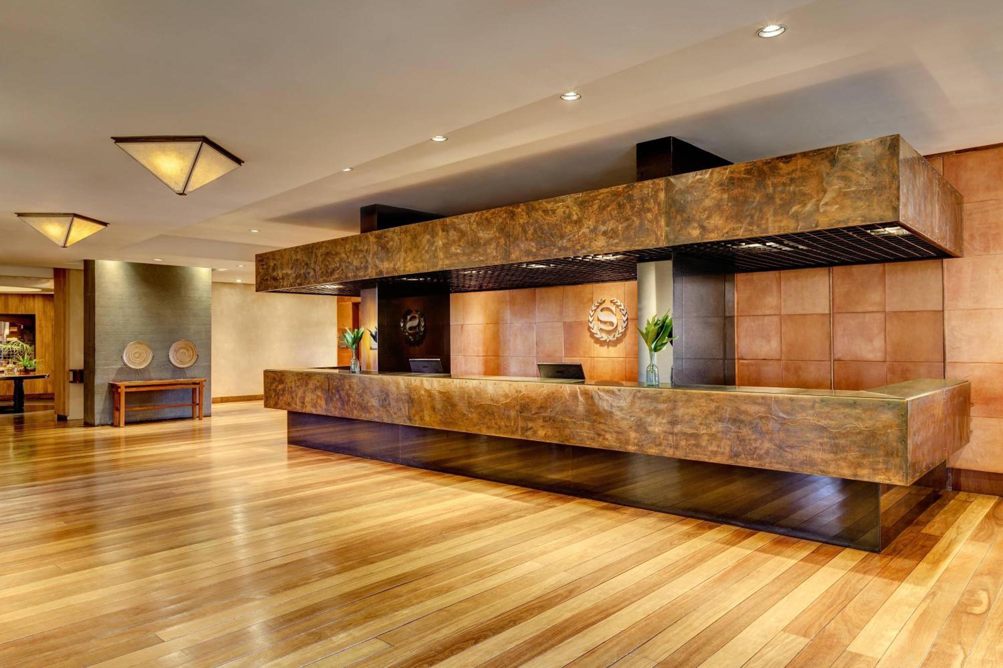 Sheraton Colonia Golf & Spa Resort Colonia del Sacramento Eksteriør billede The lobby of the hotel