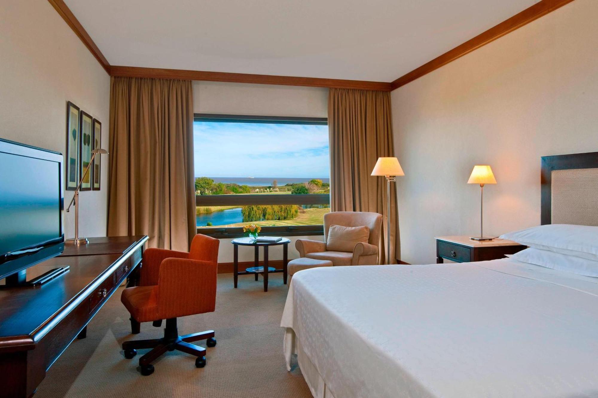 Sheraton Colonia Golf & Spa Resort Colonia del Sacramento Eksteriør billede A room at the Sheraton Vistana Resort