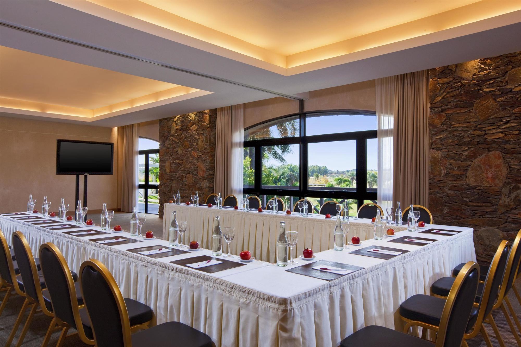 Sheraton Colonia Golf & Spa Resort Colonia del Sacramento Eksteriør billede Meeting room
